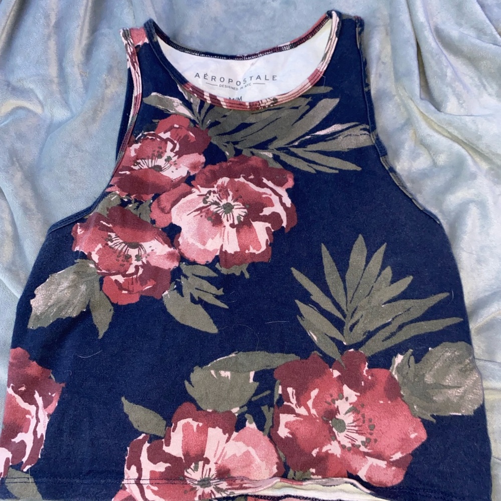 AéRopostale floral crop top size medium